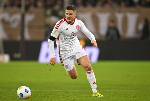 篮球推动的 篮球推动的